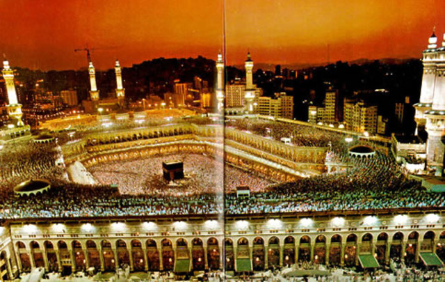 Muhammad Clears Idols From The Ka'ba