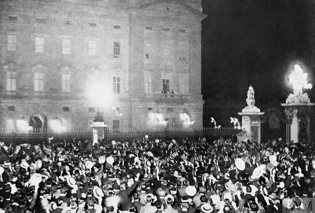 Great Britain begins war.