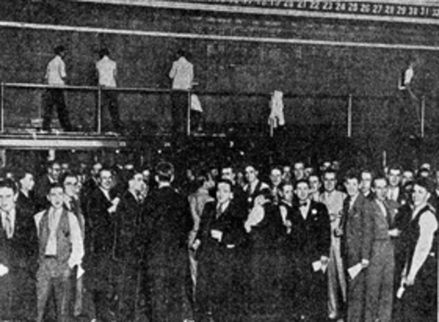 Toronto Stock Exchange merged with its key competitor, The Standard Stockand Mining Exchange.