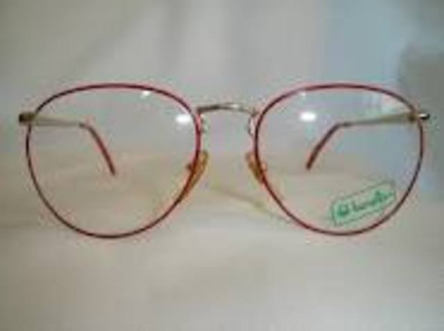 Eyeglasses or spectacles