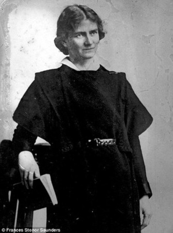 Mussolinis Irish wife breakes her nose