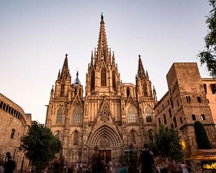 Finalització de la construcció iniciada de la catedral de Barcelona