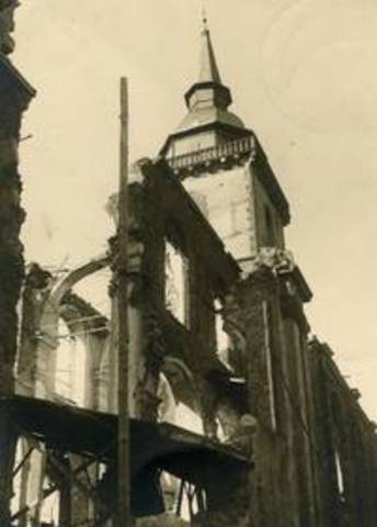 Zerstörung der Abtei durch Fliegerangriff