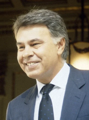 Felipe González elegido secretario general del PSOE