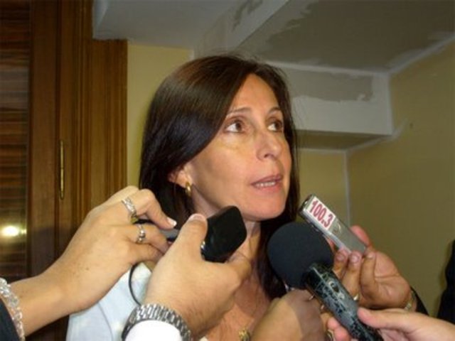 reclamo a la Ministra  de Educación por falta de provision de talleristas