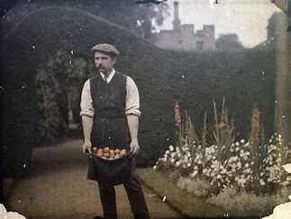 First color photograph