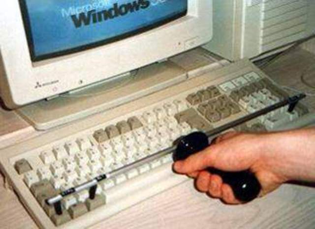 Aprendi a ligar o computador, e o que era "CTRL+ALT+DEL"