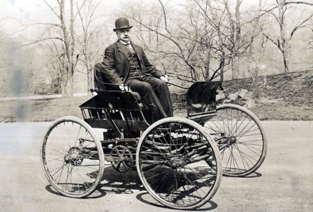 Henry Ford creates first Succesfull Car