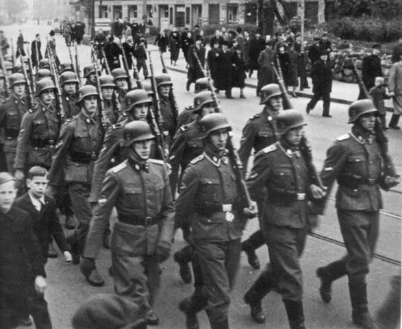 Punaarmee jõudude koondamine Eesti piiridele