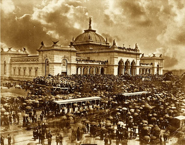America Turns 100 years old