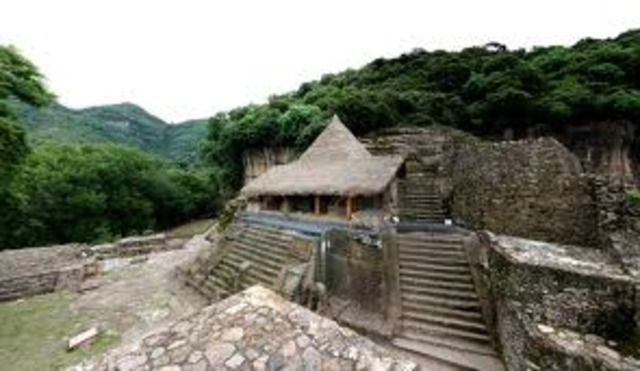 construcción del centro ceremonial de Malinalco