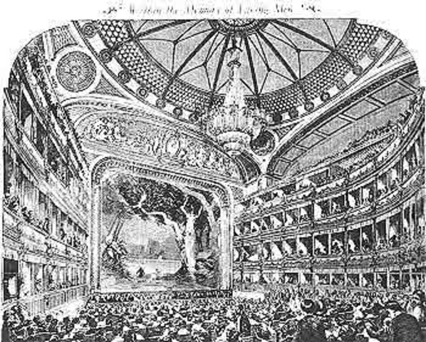 John Rich opens Covent Garden