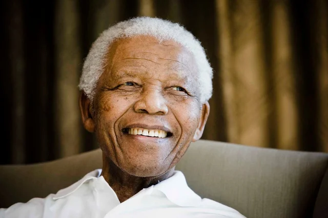 El liderazgo de Nelson Mandela en Sudáfrica (1990-1994)