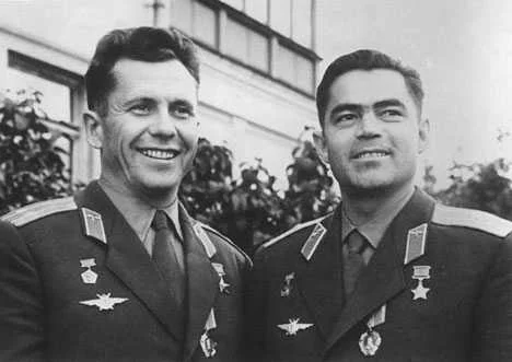 Андриян Николаев и Павел Попович