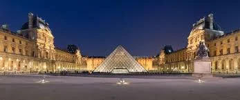 MUSEO DEL LOUVRE