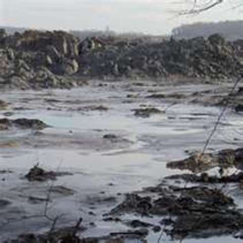 Worst Coal Ash Spill in US History in Kingston, Tennessee