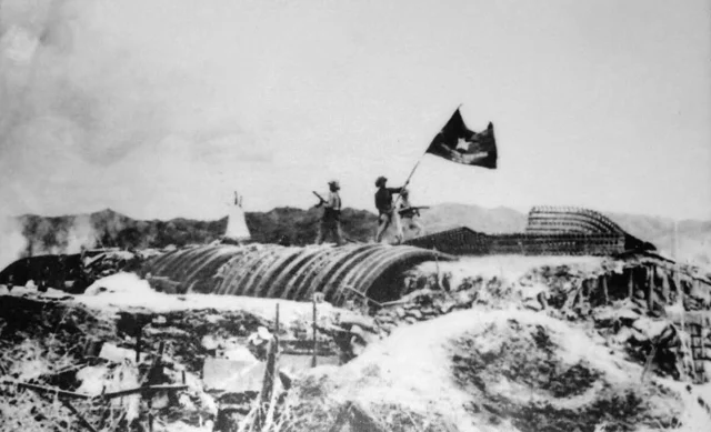 The French lose the Battle of Dien Bien Phu and decide to pull out of Indochina