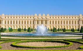 Palace of Versailles built