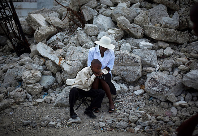 Eathquake occurs in Hati killing 230,000 people