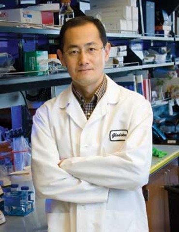 Yamanaka and Thomson Independently Derive iPS Cells