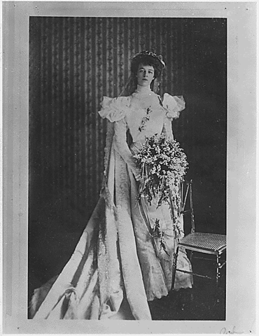 Marries Franklin D. Roosevelt