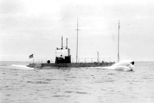 Submarine