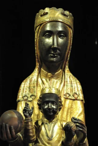 La Mare de Déu de Montserrat és declarada Patrona de Catalunya.