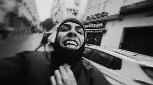 Buen día portación de rostro-Canción de Milo J