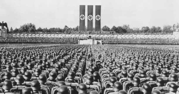 TOTALITARISMOAREN SORRERA