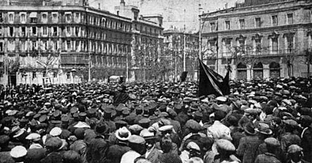 CRISIS MILITAR, POLÍTICA Y SOCIAL