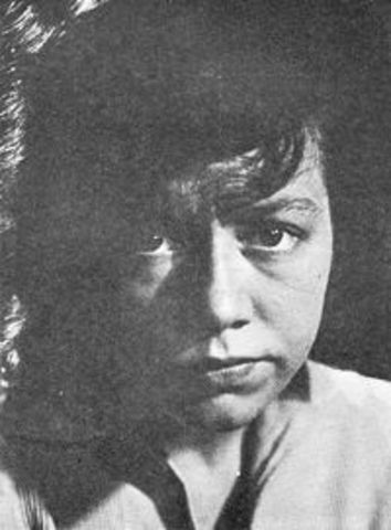 Fallece la poetisa surrealista argentina Alejandra Pizarnik