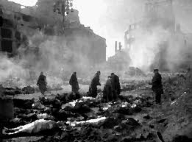 SE GENARALIZO LOS BOMBARDEOS MASIVOS ENTRE LAS CIUDADES ALEMANAS