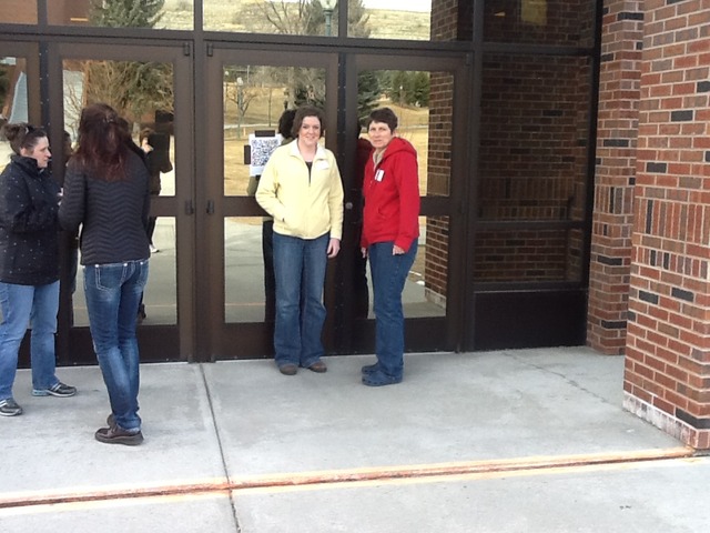 name 2 ways you can model digital citizenship for your students