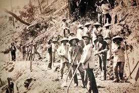 Chinese Laborers Build Transcontinental Railroad