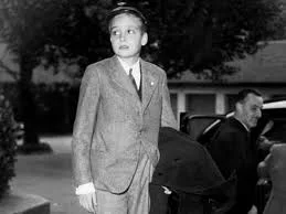 Llegada del príncipe Juan Carlos a España con 10 años para formarse