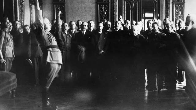 Creació del Movimiento Nacional