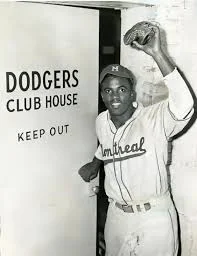 Jackie Robinson Breaks the Color Barrier