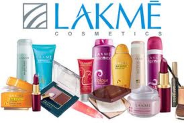 Pandit Jawaharlal Nehru,India’s fi rst Prime Minister,requests the Group tomanufacture cosmetics inIndia; and Lakmeis established.