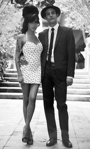 Matrimonio Amy con blake -consumo de drogas