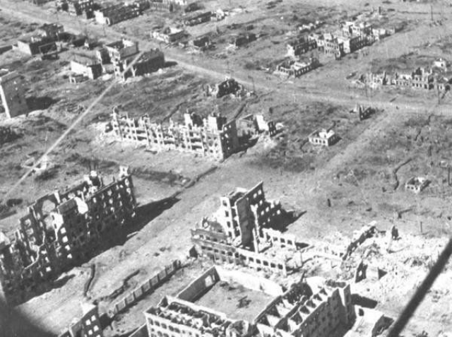 El ejército alemán es cercado en Stalingrado.