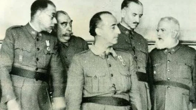 Las fuerzas rebeldes procedentes del norte y del sur se encuentran en Gredos.