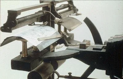 Invención del pantelégrafo