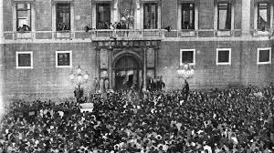 Lluís Companys proclama l’Estat Català dins la República espanyola