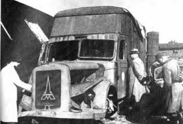 Nazis use Gassing Vans
