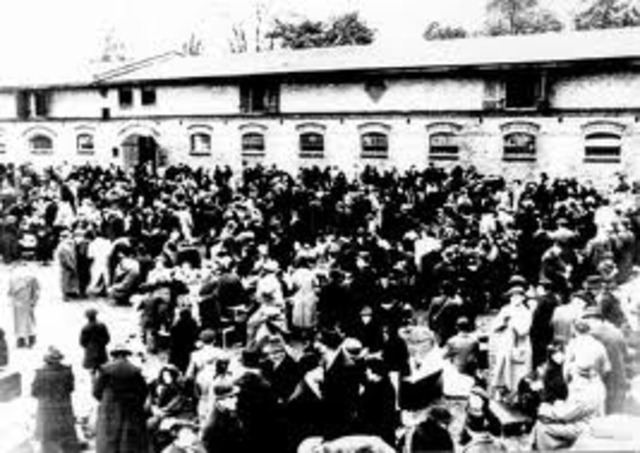 First Poslish Jews deported from Germany