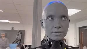 Robots humanoides con IA como Ameca generan conversación natural en tiempo real