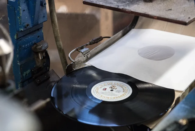Sony pressing vinyls again