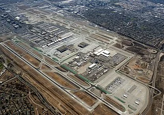 Colapso del Aeropuerto de los Ángeles - Tarjeta de red deficiente provoca que 17 mil personas no pudiera volar a sus destinos durante 9 horas