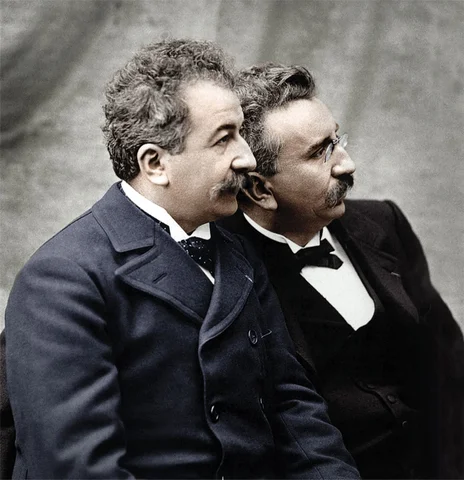 les frères Louis et Auguste Lumière