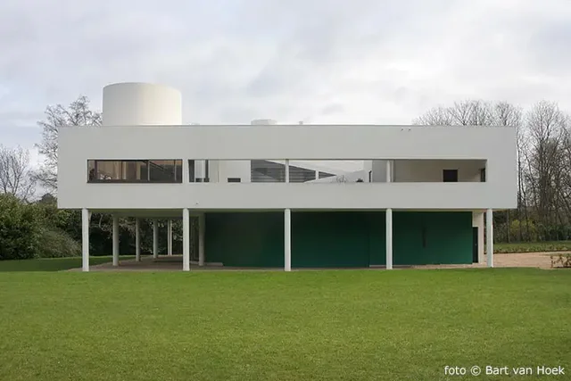 Villa Savoye te Poissy (Functionalistische architectuur)